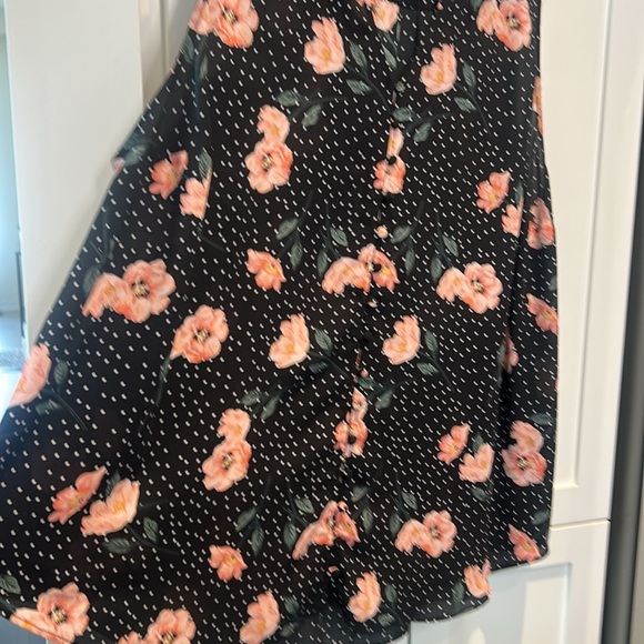 Torrid Harper Polka Dot Floral Sleeveless Blouse - Picture 5 of 13